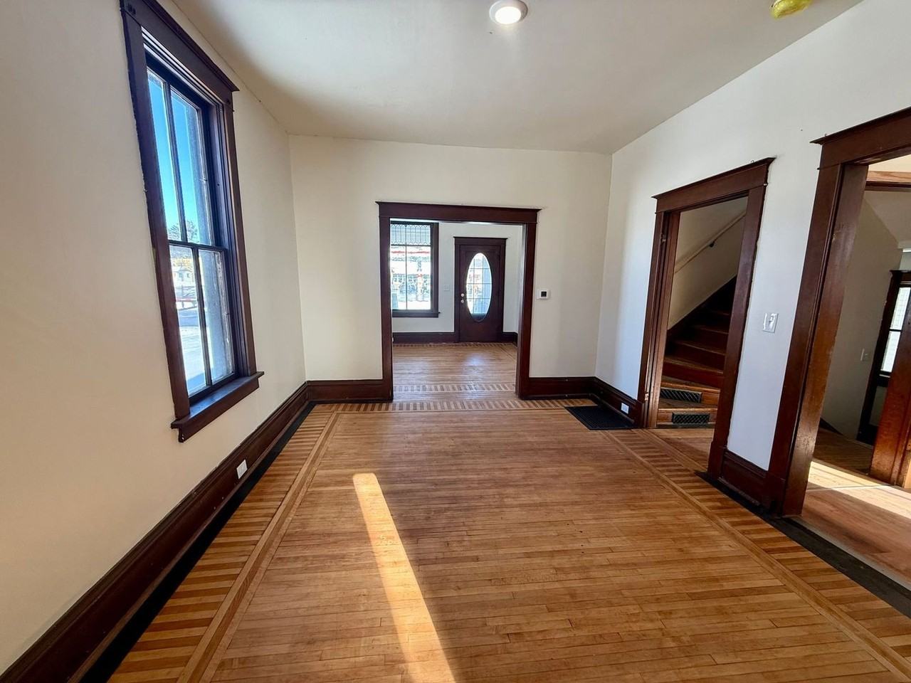 609 E Wausau Ave - Photo 6 of 23