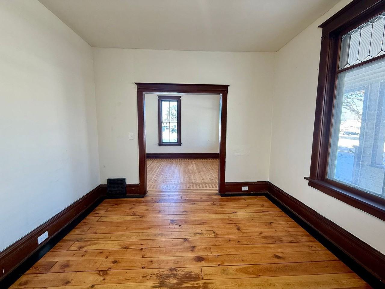 609 E Wausau Ave - Photo 7 of 23