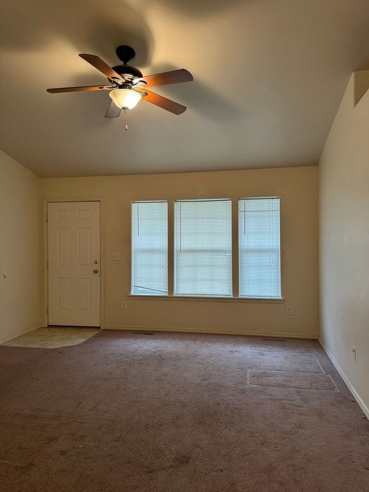 622 Cedarbrook Dr - Photo 2 of 8