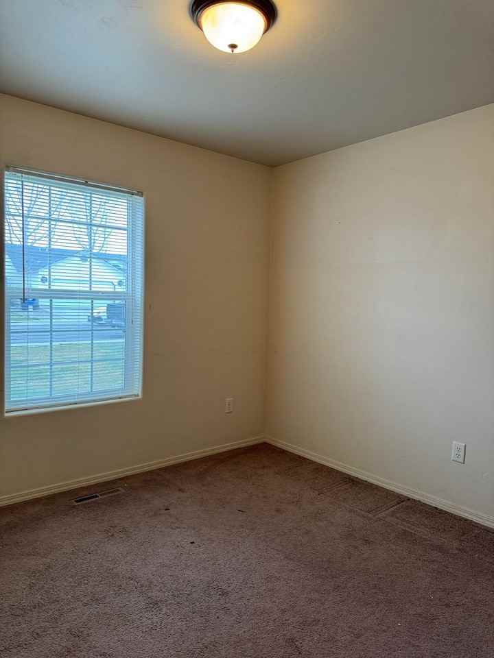 622 Cedarbrook Dr - Photo 7 of 8