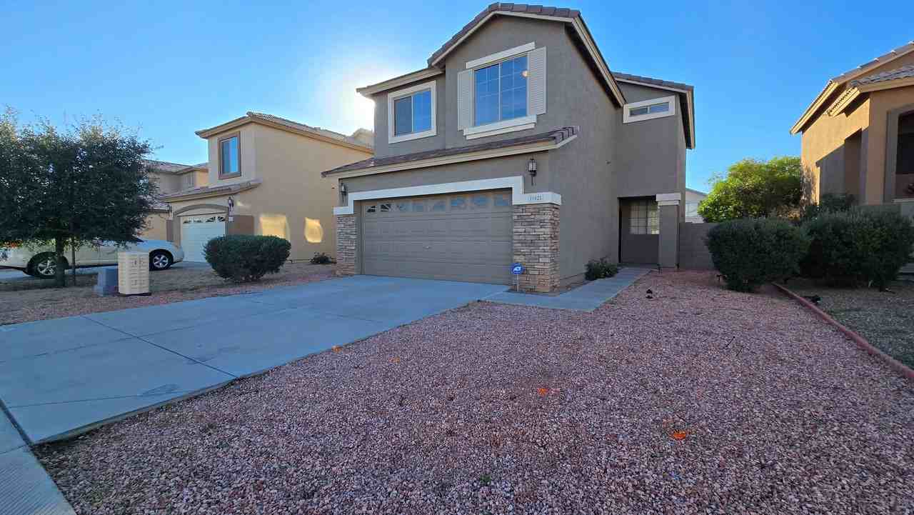 11421 W Pima St - Photo 3 of 32