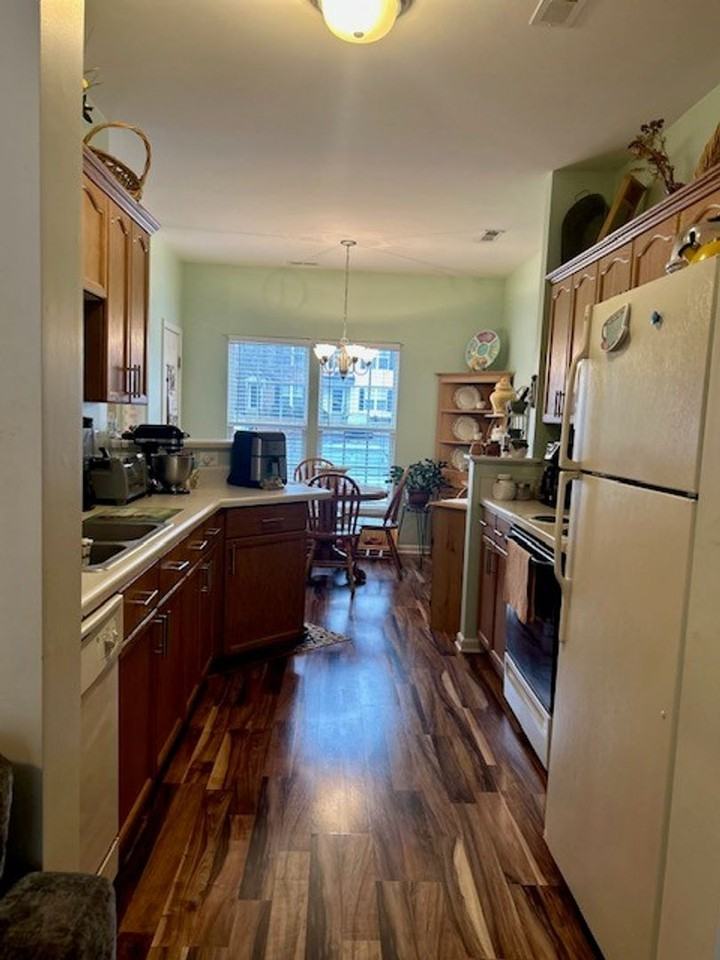 8100 Sapwood Ct - Photo 4 of 17