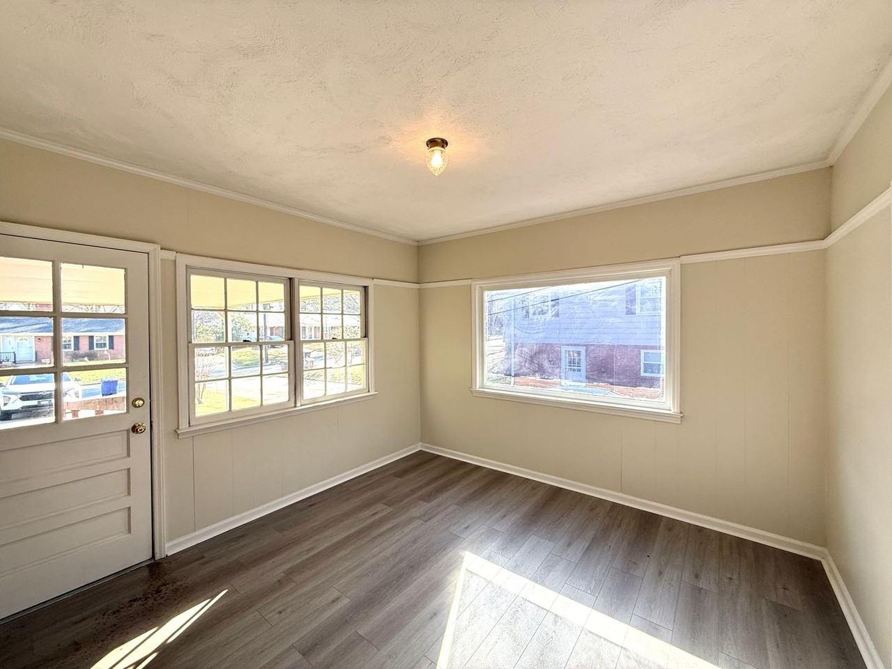 2841 Deerwood Dr - Photo 6 of 23