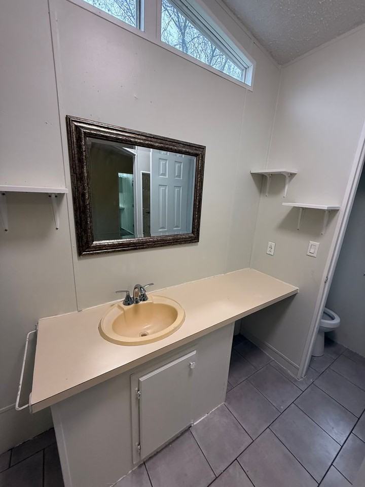 3065 J Montgomery Rd - Photo 6 of 12