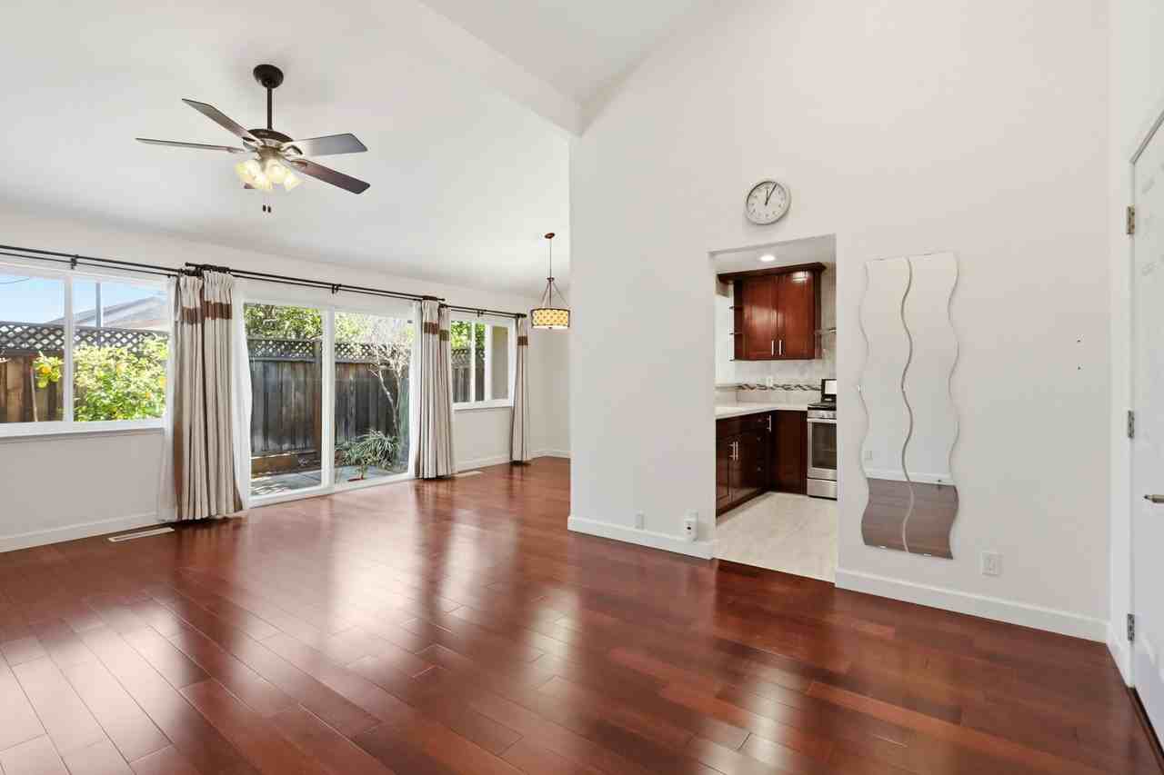 1348 Merrivale West Sq - Photo 2 of 12