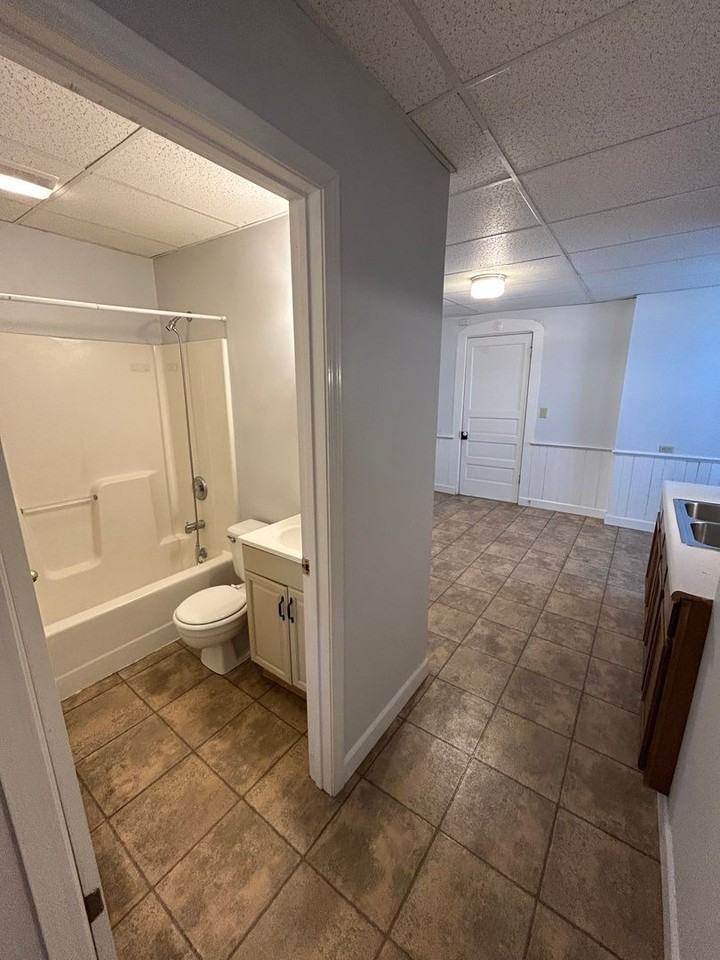 1033 Kentucky St - Photo 4 of 10