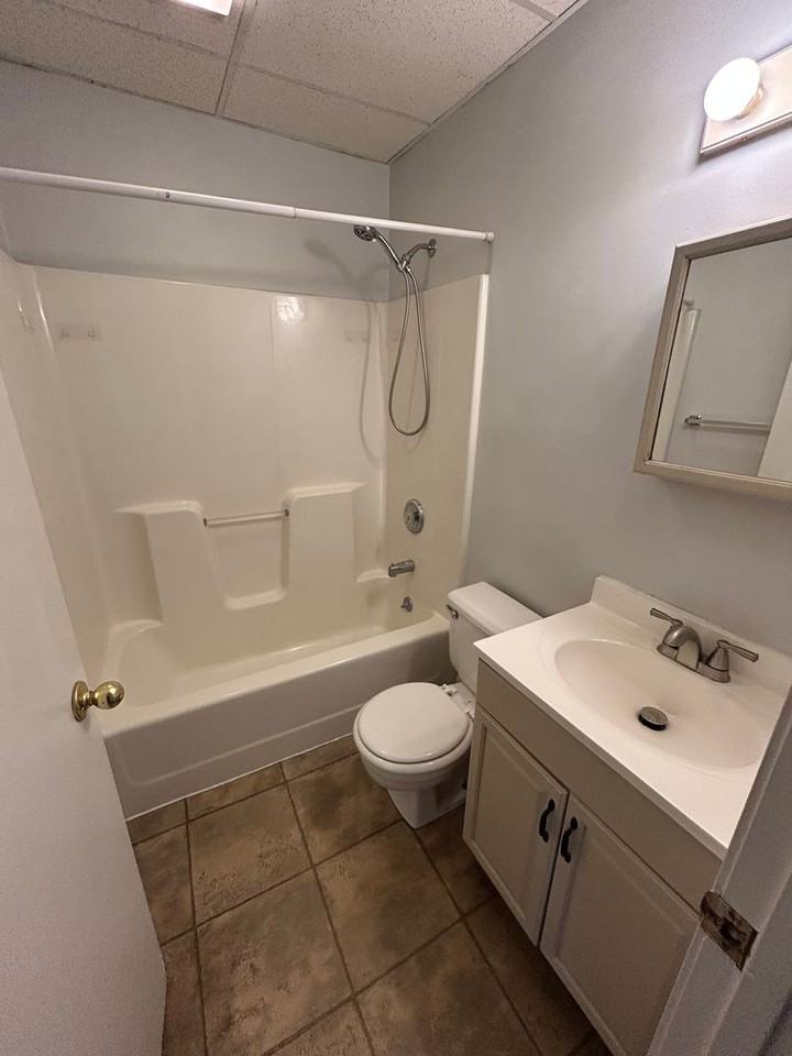 1033 Kentucky St - Photo 5 of 10