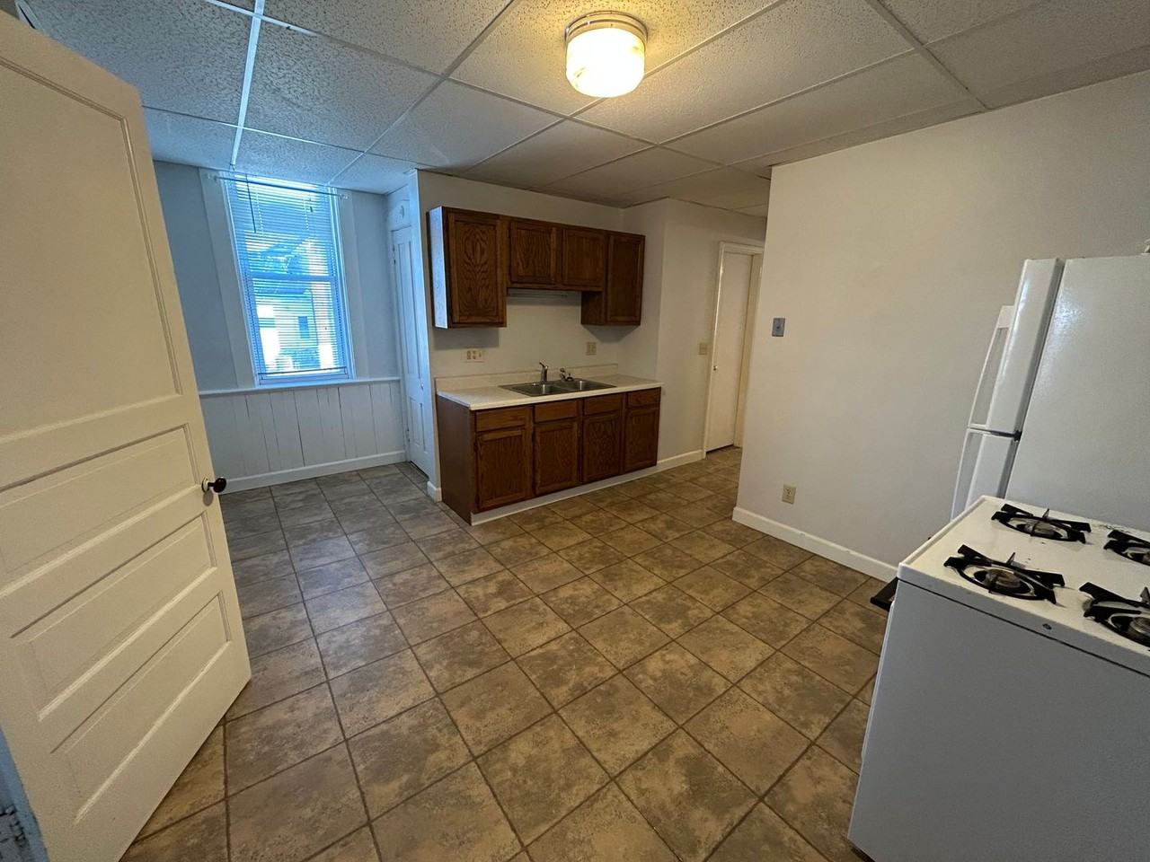 1033 Kentucky St - Photo 7 of 10