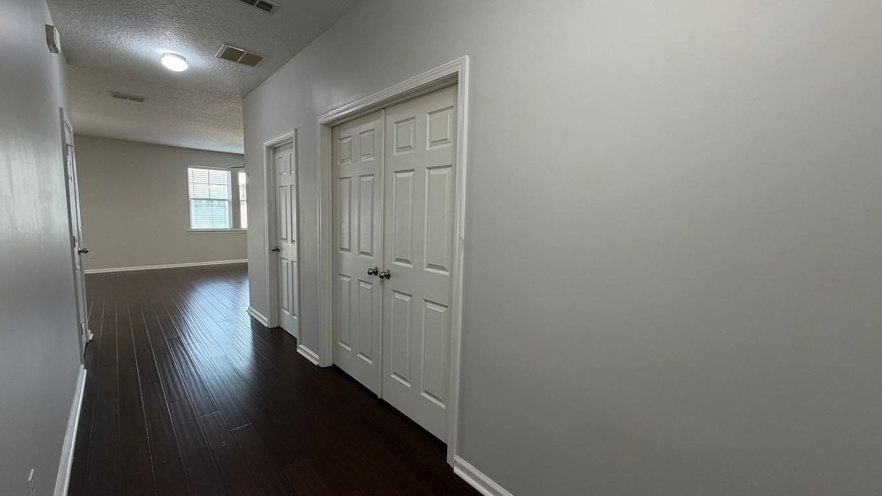 12192 Endersleigh Ct - Photo 2 of 25