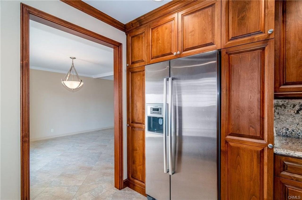 25921 Oak St - Photo 2 of 24