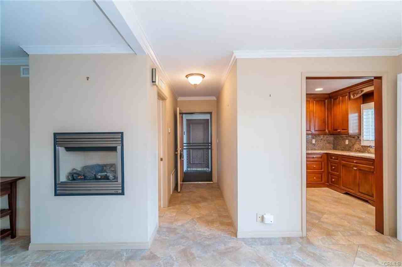 25921 Oak St - Photo 5 of 24