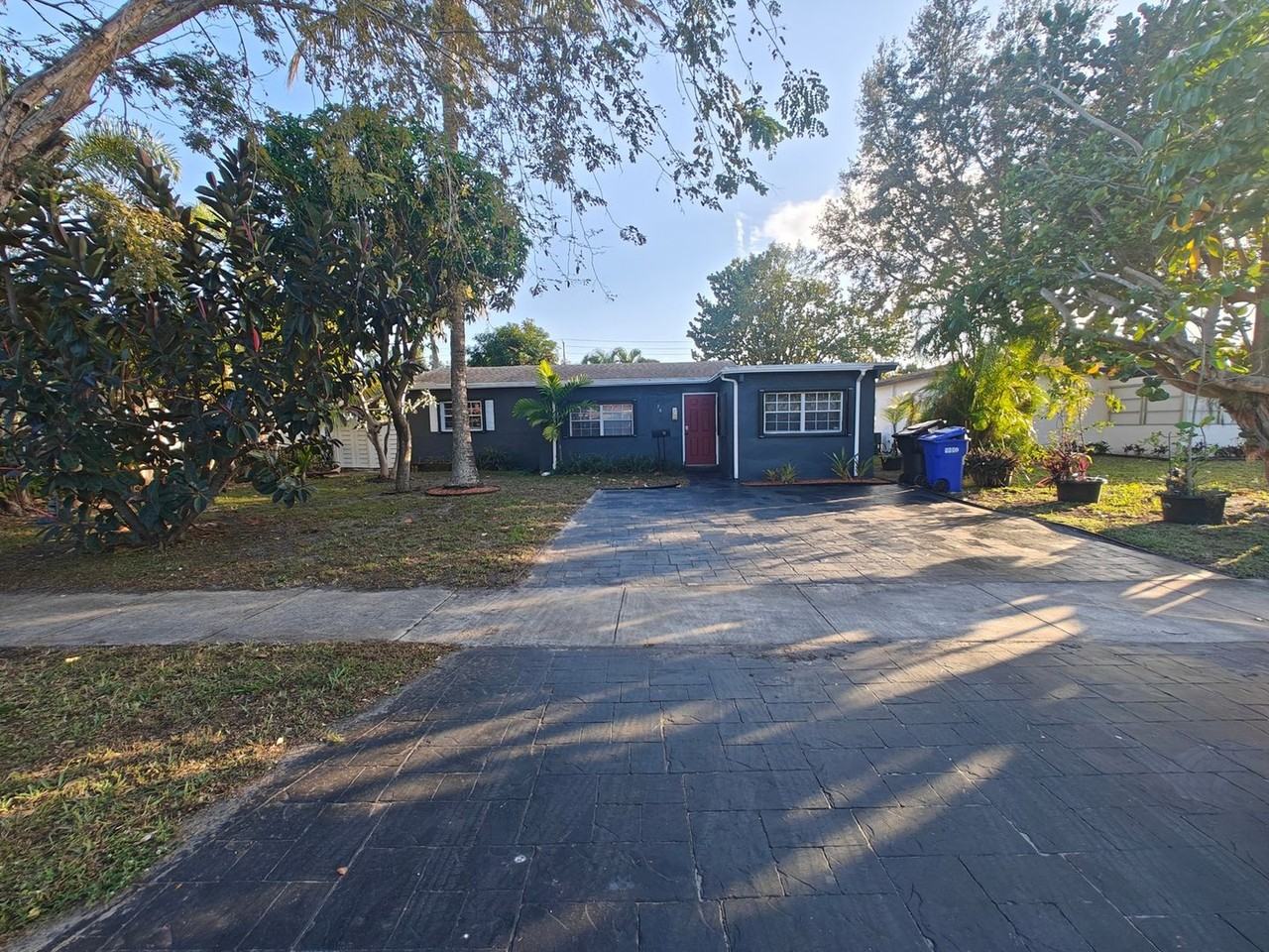 76 Ne 170th St - Photo 6 of 44