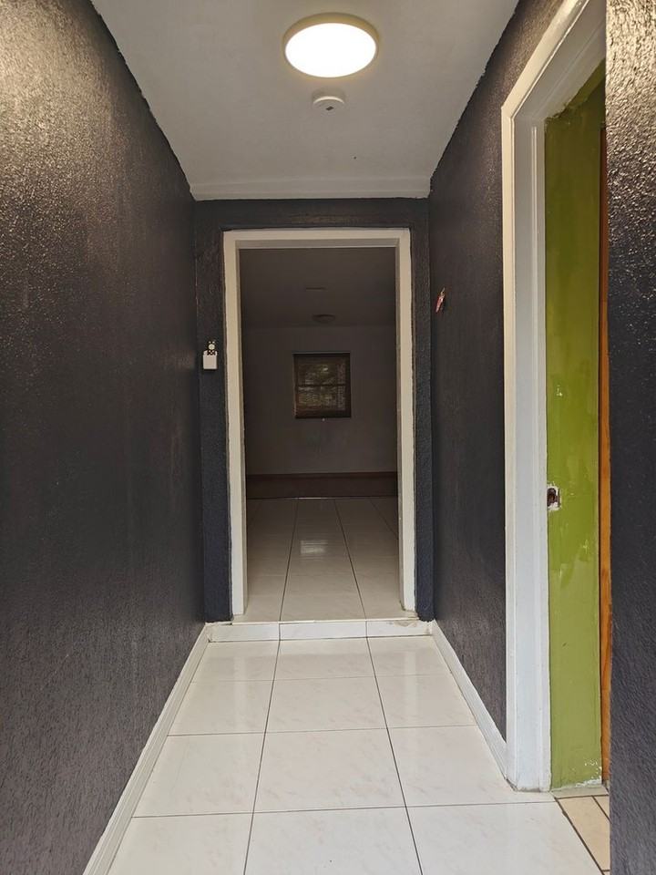 76 Ne 170th St - Photo 7 of 44