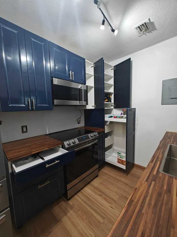 76 Ne 170th St - Photo 4 of 44