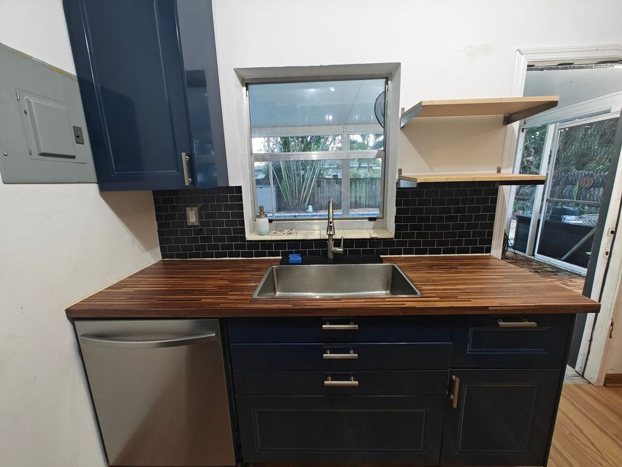 76 Ne 170th St - Photo 5 of 44