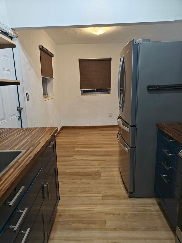 76 Ne 170th St - Photo 5 of 44