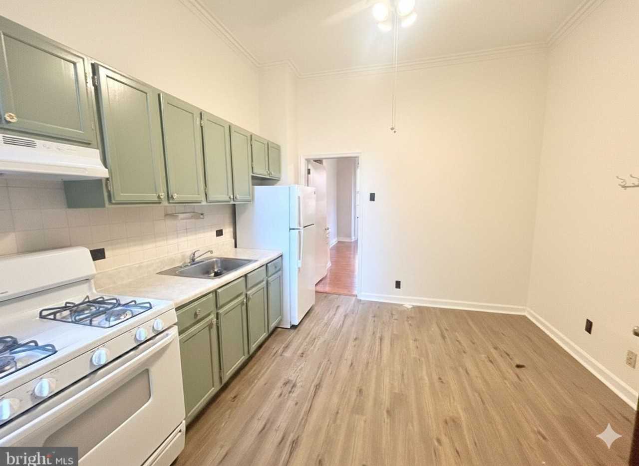 148 N 21st St - Photo 2 of 6