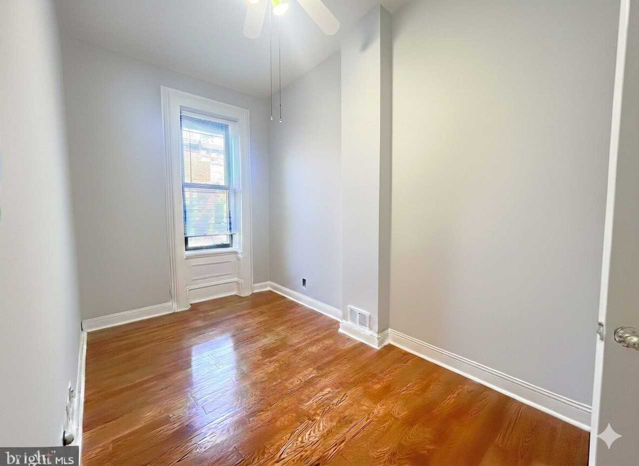 148 N 21st St - Photo 4 of 6