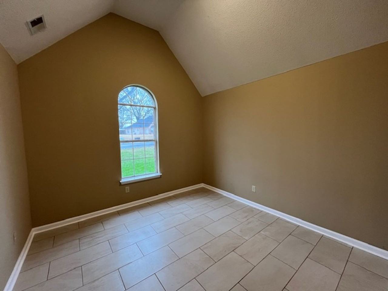 7711 Bramble Ln - Photo 7 of 14