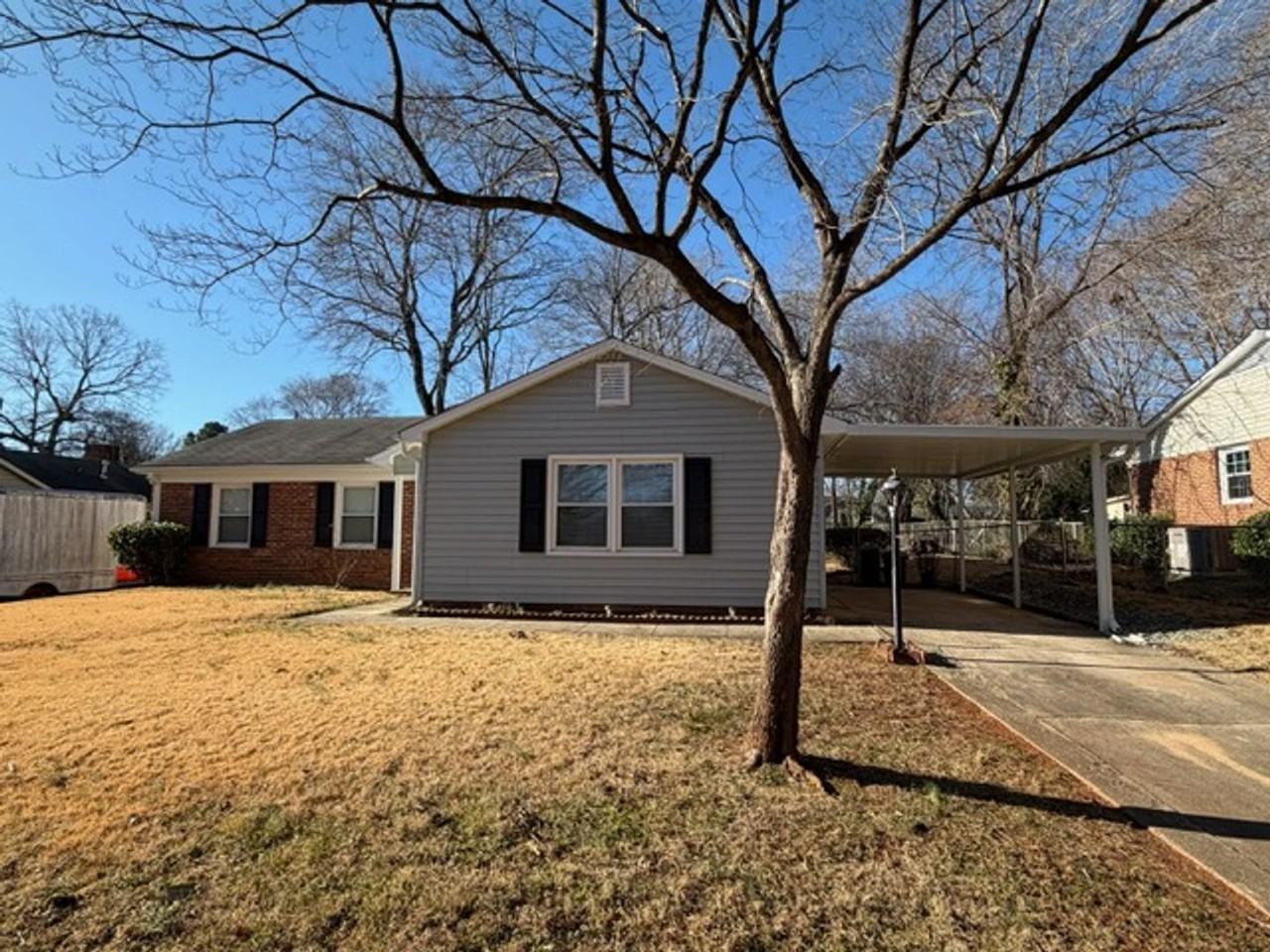 643 Woodhaven Dr - Photo 2 of 23