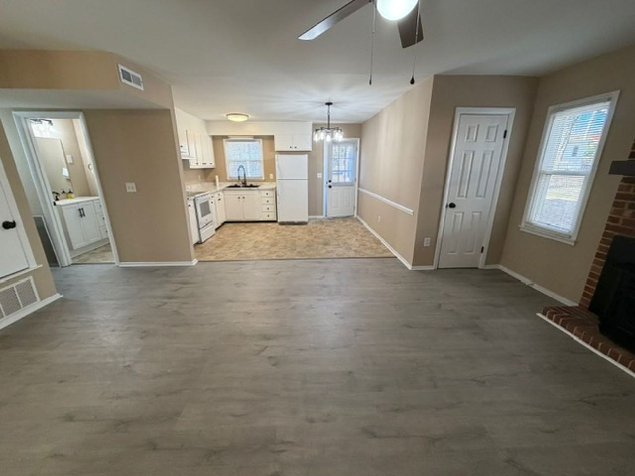 643 Woodhaven Dr - Photo 4 of 23