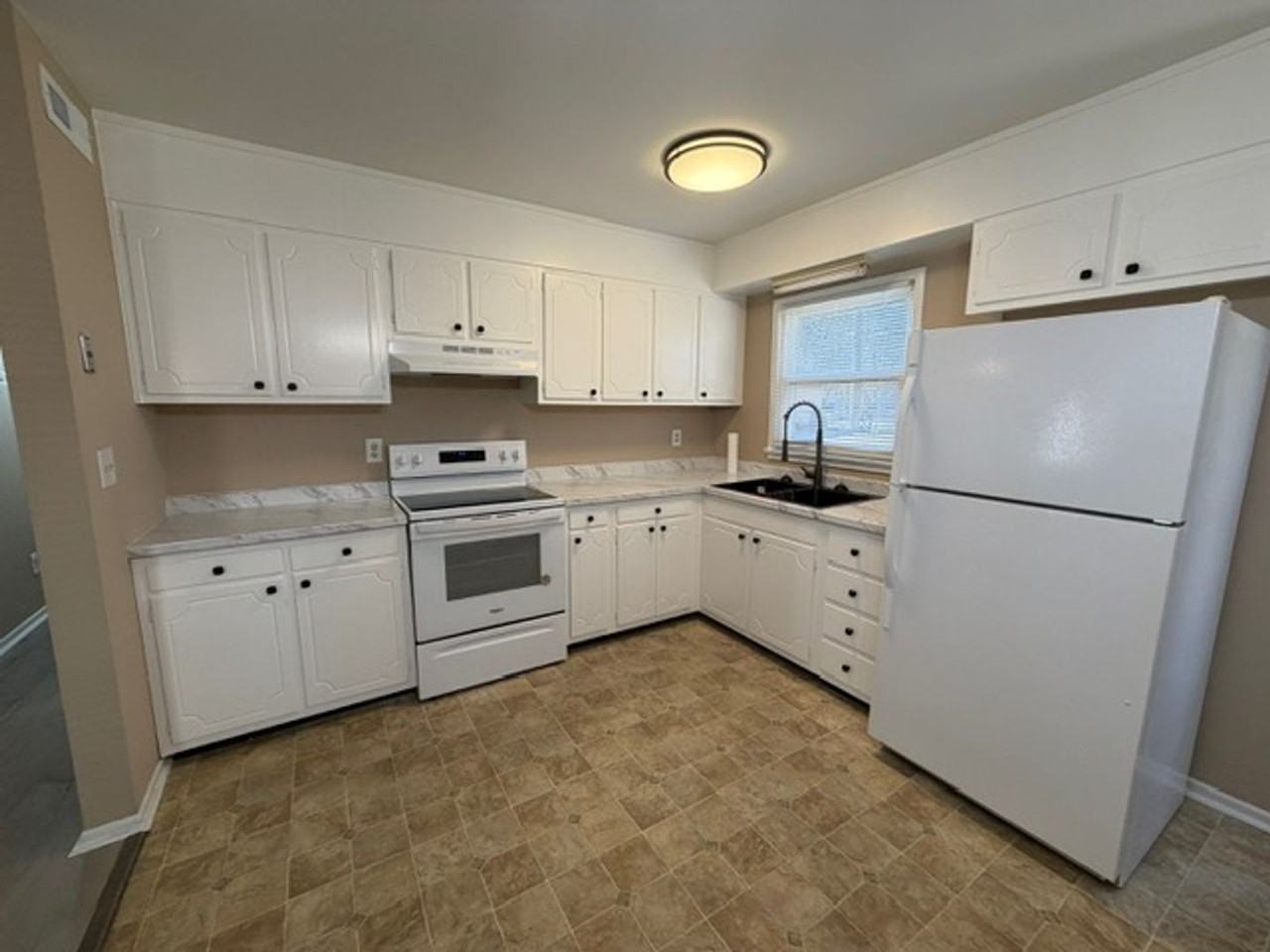 643 Woodhaven Dr - Photo 7 of 23