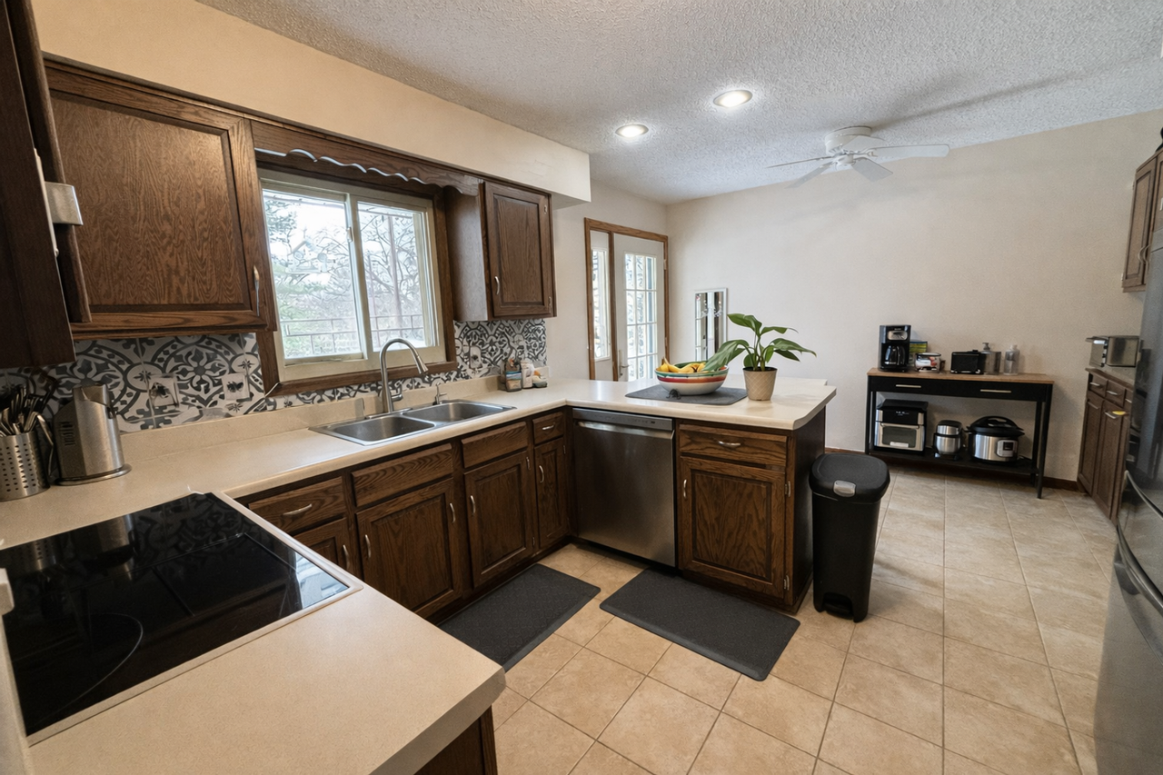 8241 Hillside Dr - Photo 4 of 17