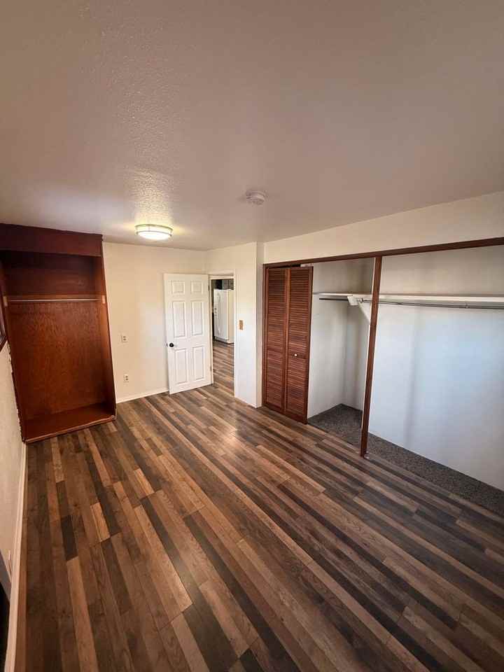 633 Upham St - Photo 7 of 18