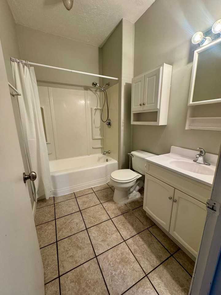 4820 S Rogers St - Photo 3 of 8