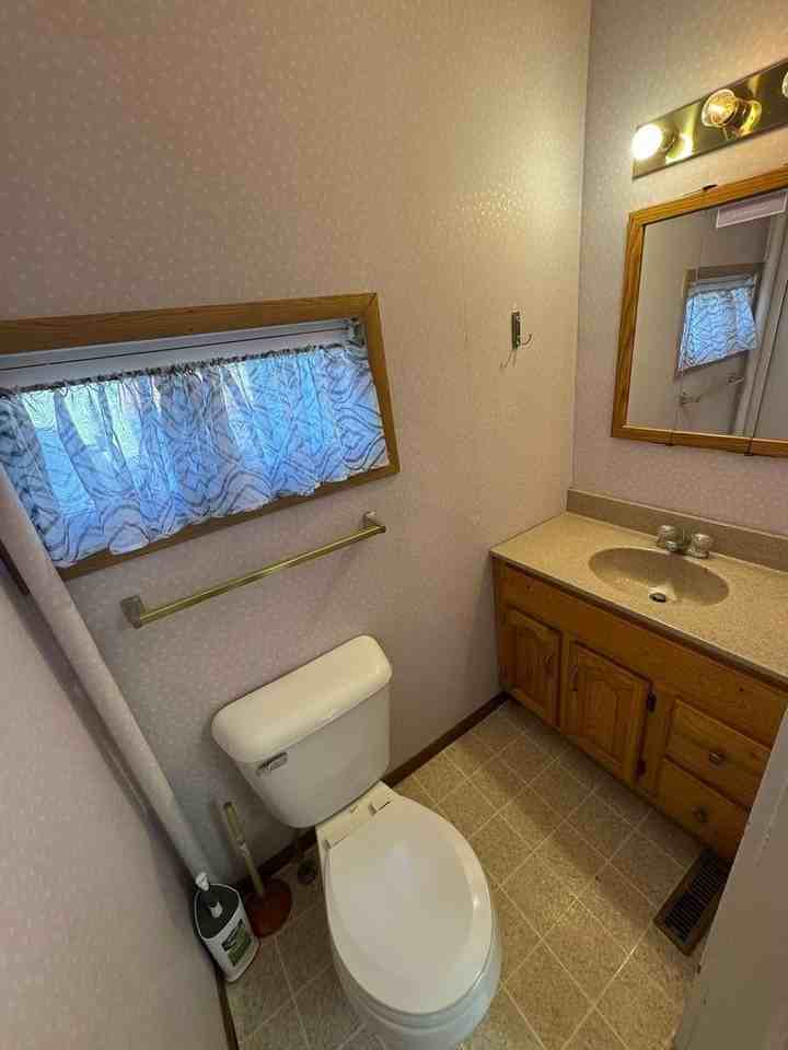 1722 1st Ave S - Photo 4 of 10