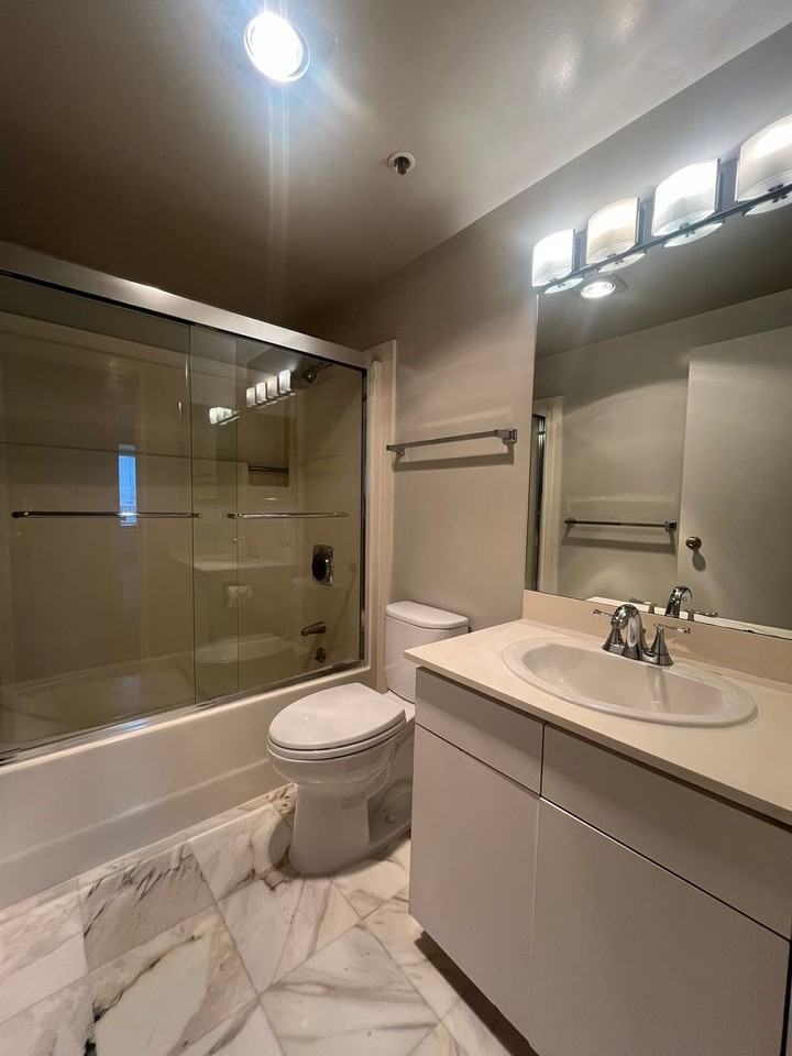 601 Van Ness Ave - Photo 7 of 9