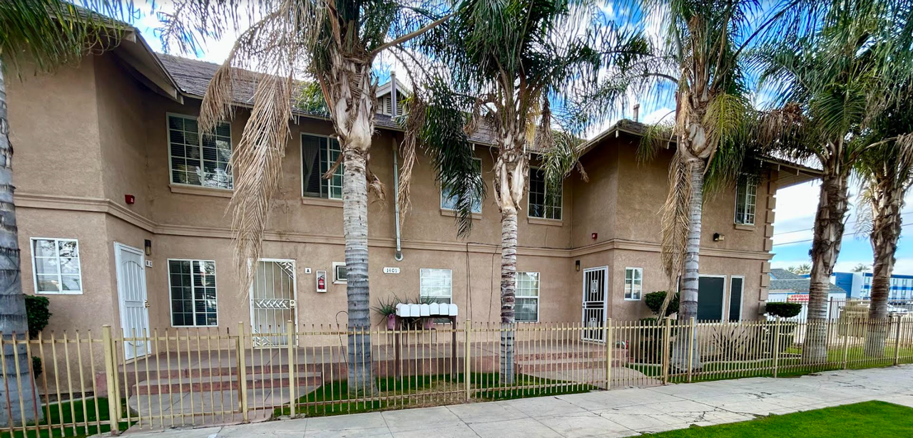 1401 14th St - Photo 2 of 11