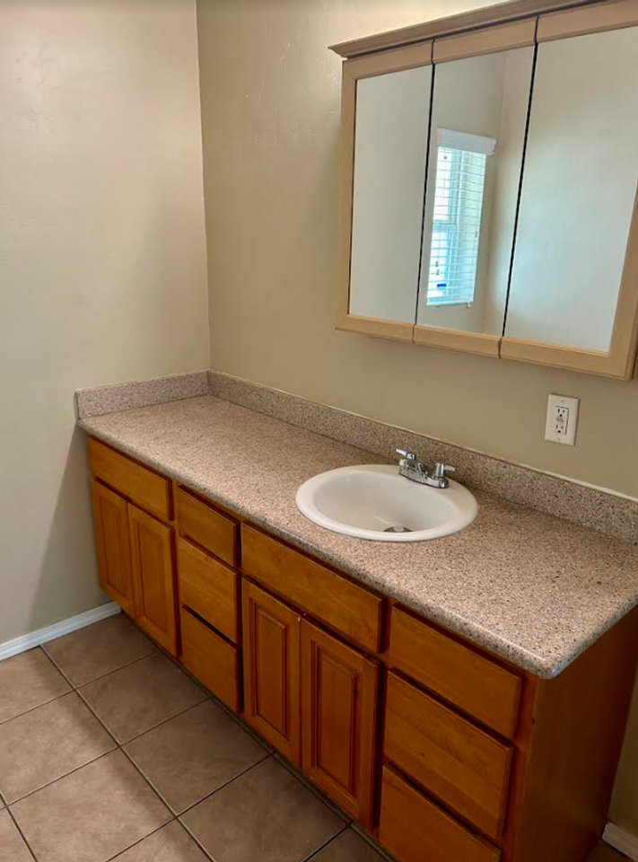 1401 14th St - Photo 4 of 11