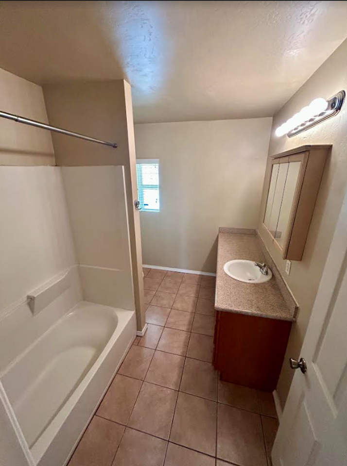 1401 14th St - Photo 7 of 11