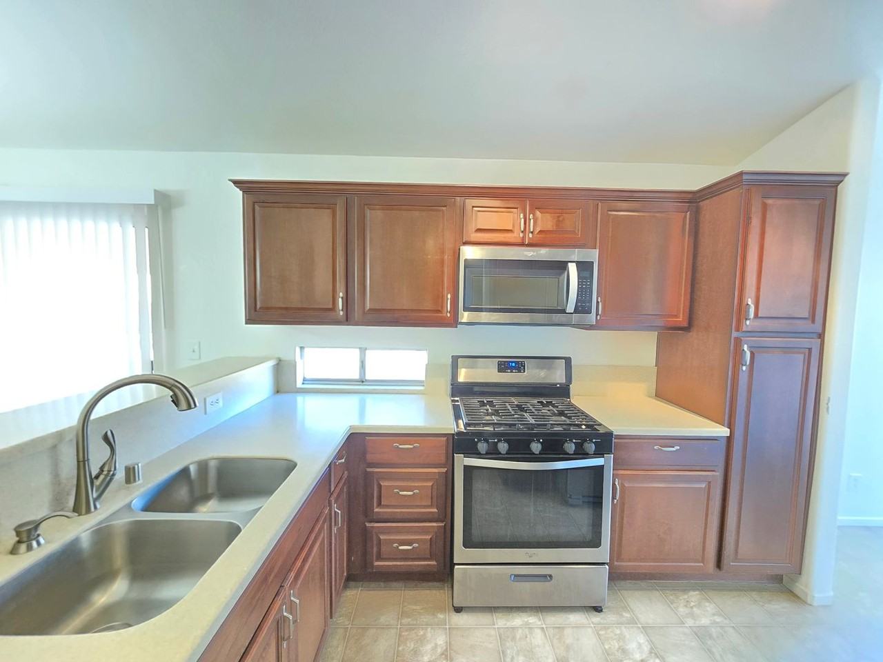 3407 Dakota St - Photo 2 of 20