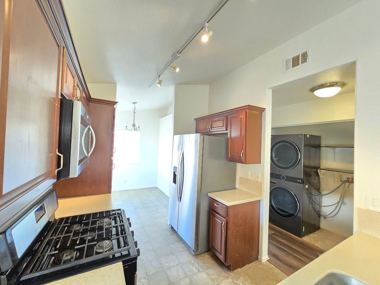 3407 Dakota St - Photo 3 of 20