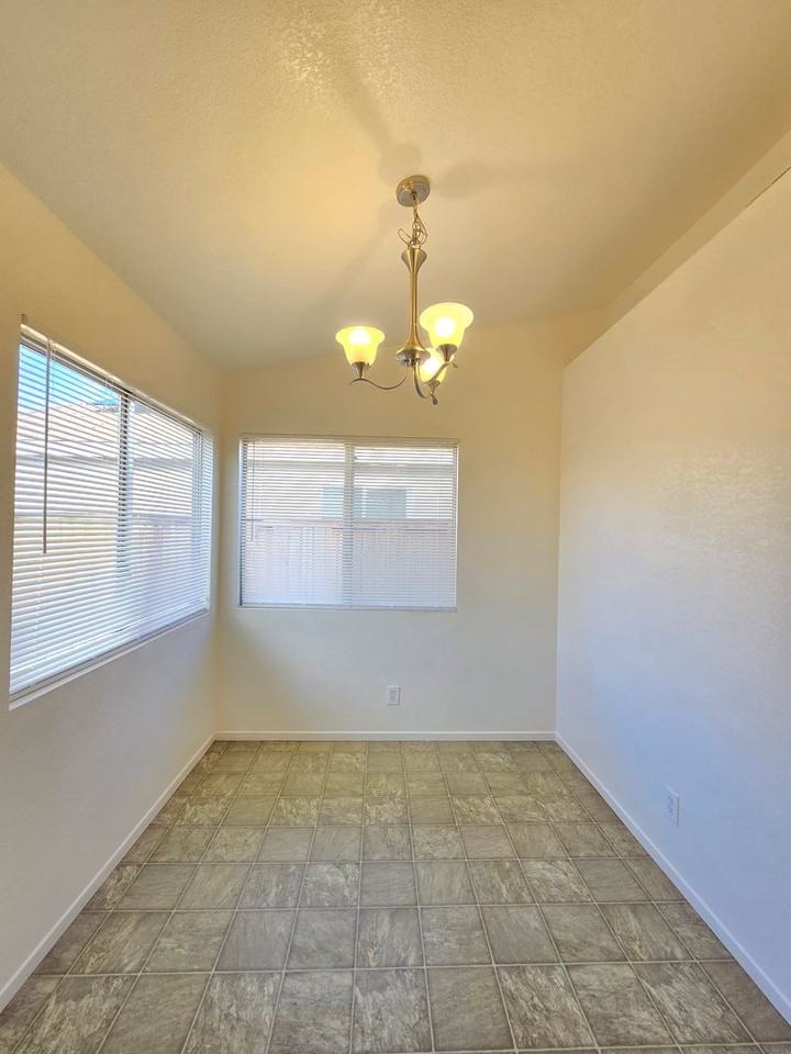 3407 Dakota St - Photo 7 of 20