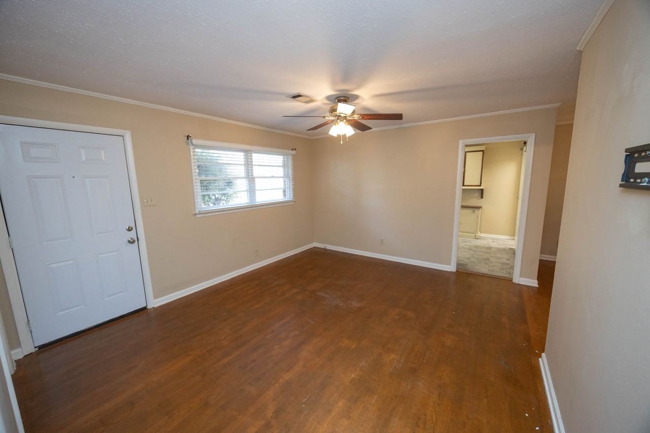 3418 Milan Dr - Photo 3 of 16