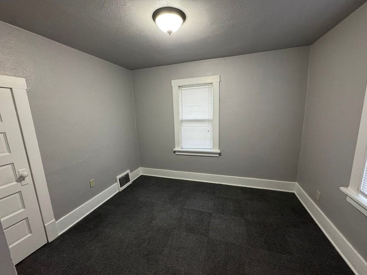 1234 S 19th St - Photo 4 of 8