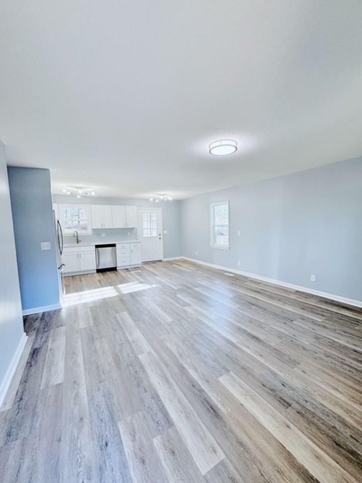 1725 Carr Creek Rd - Photo 3 of 18