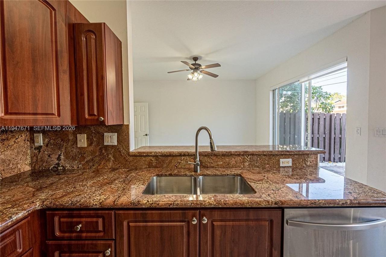 11851 Sw 80th Ter - Photo 2 of 26