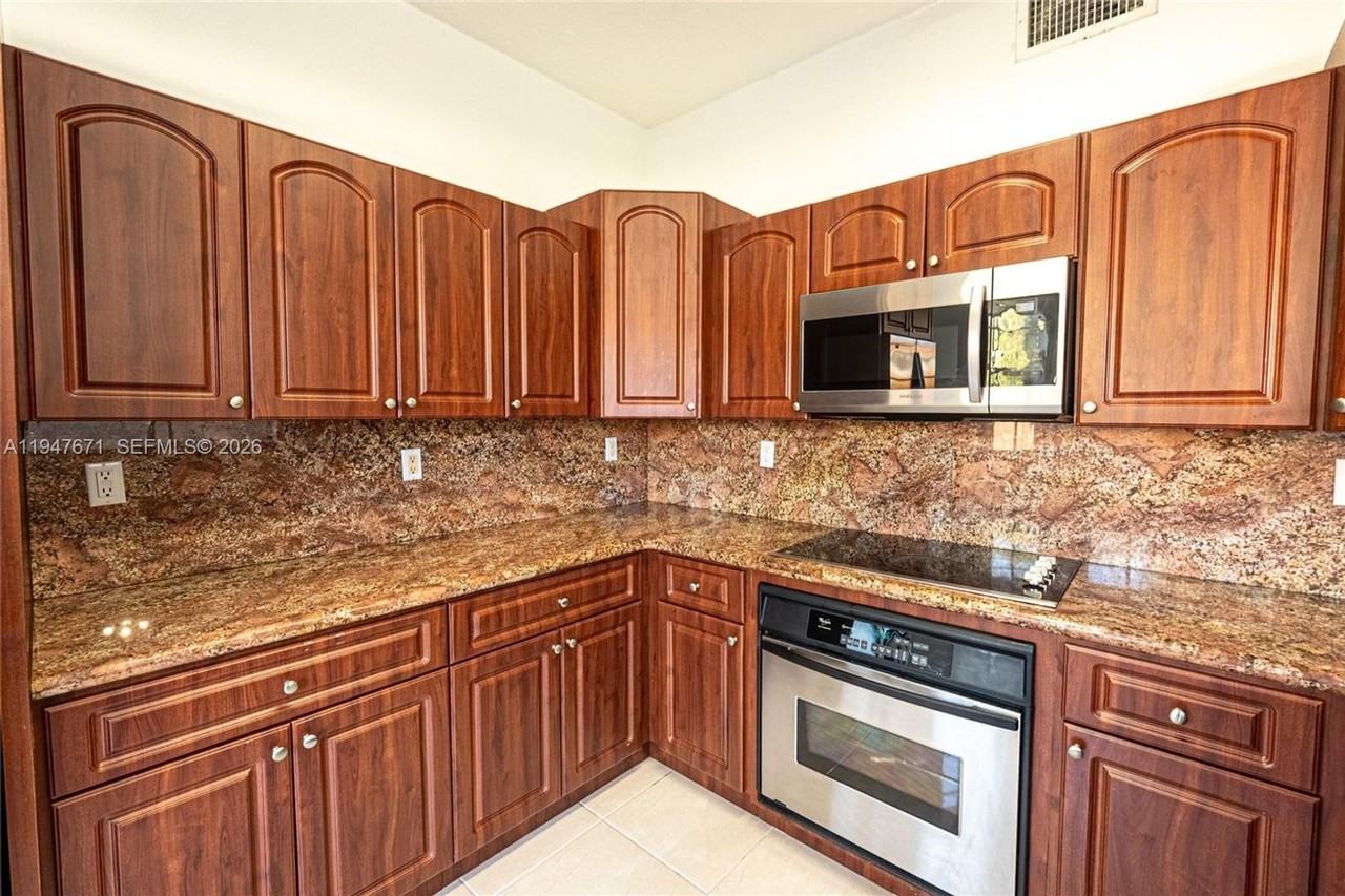 11851 Sw 80th Ter - Photo 3 of 26
