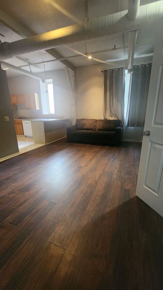 1211 Howard St - Photo 5 of 12