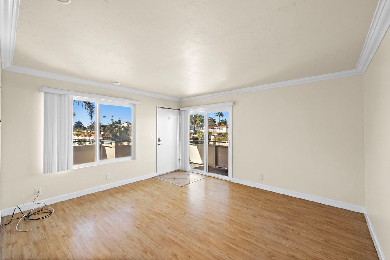 229 W Escalones - Photo 2 of 14