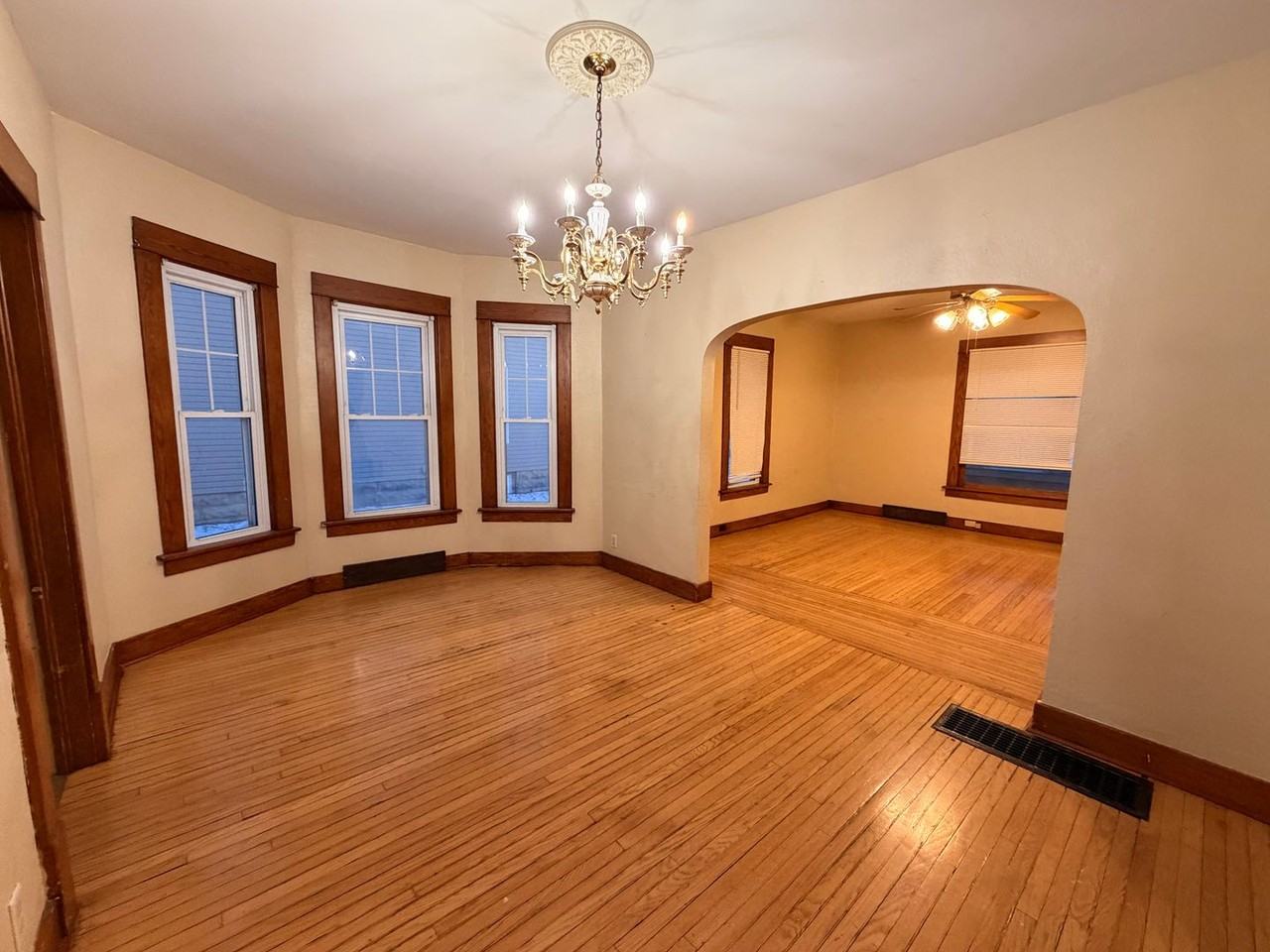 1322 7th Ave N - Photo 4 of 12