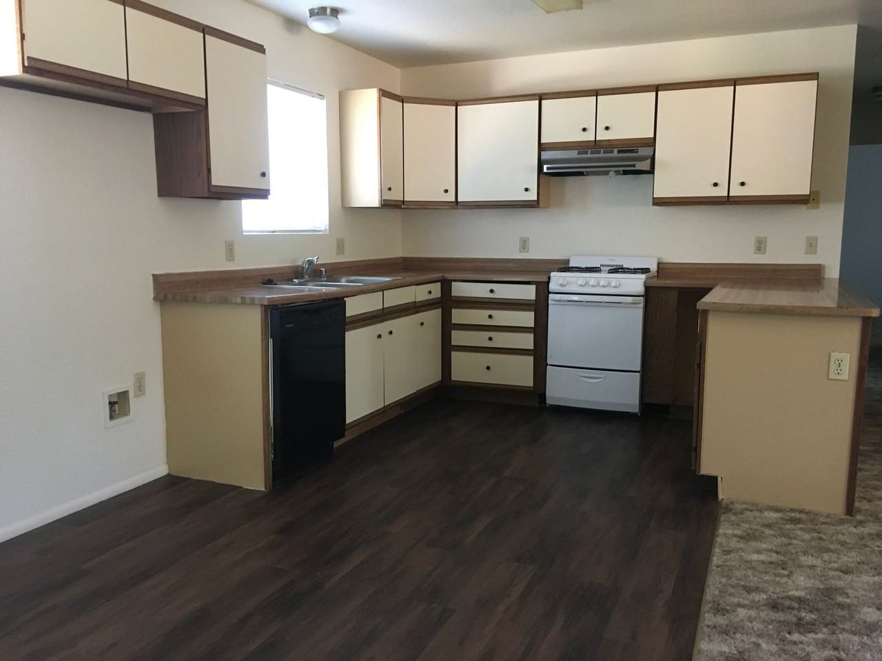 1162 Le Brun Ln - Photo 6 of 13