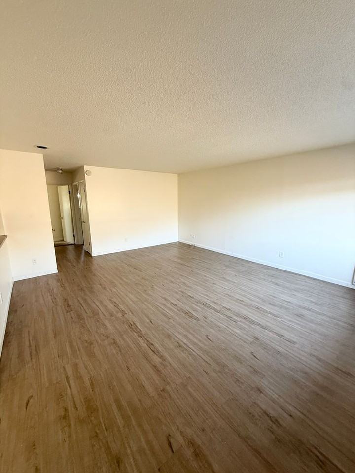 3110 E Mill Plain Blvd - Photo 3 of 19