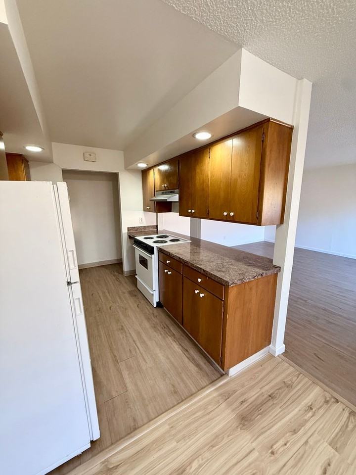 3110 E Mill Plain Blvd - Photo 6 of 19