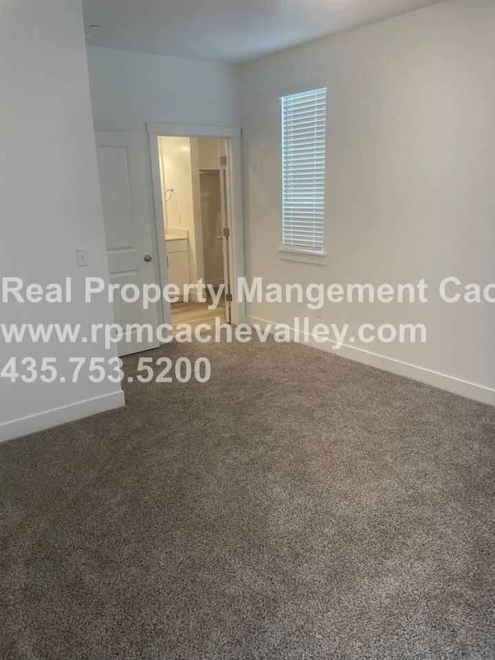 101 J 101 - Photo 3 of 16