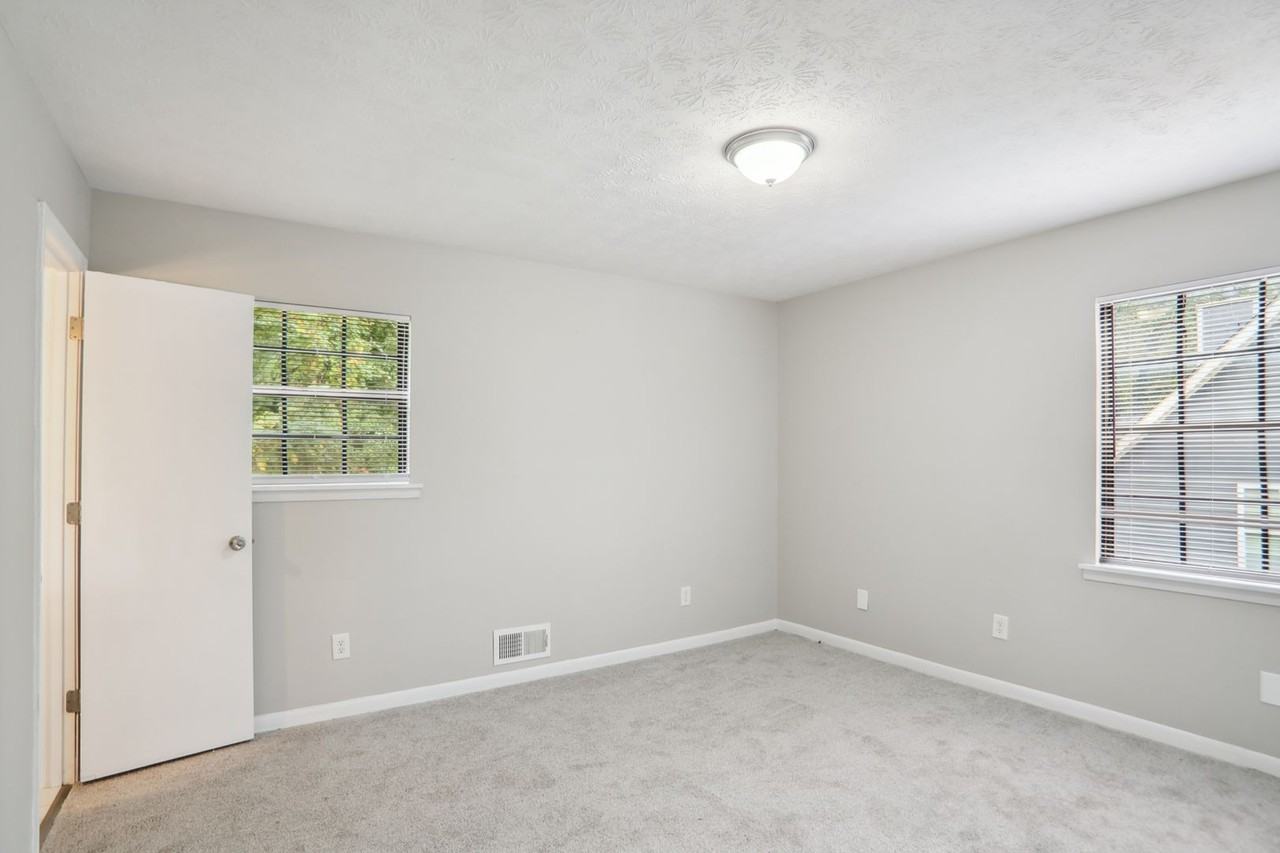 2539 Brentford Pl - Photo 7 of 15